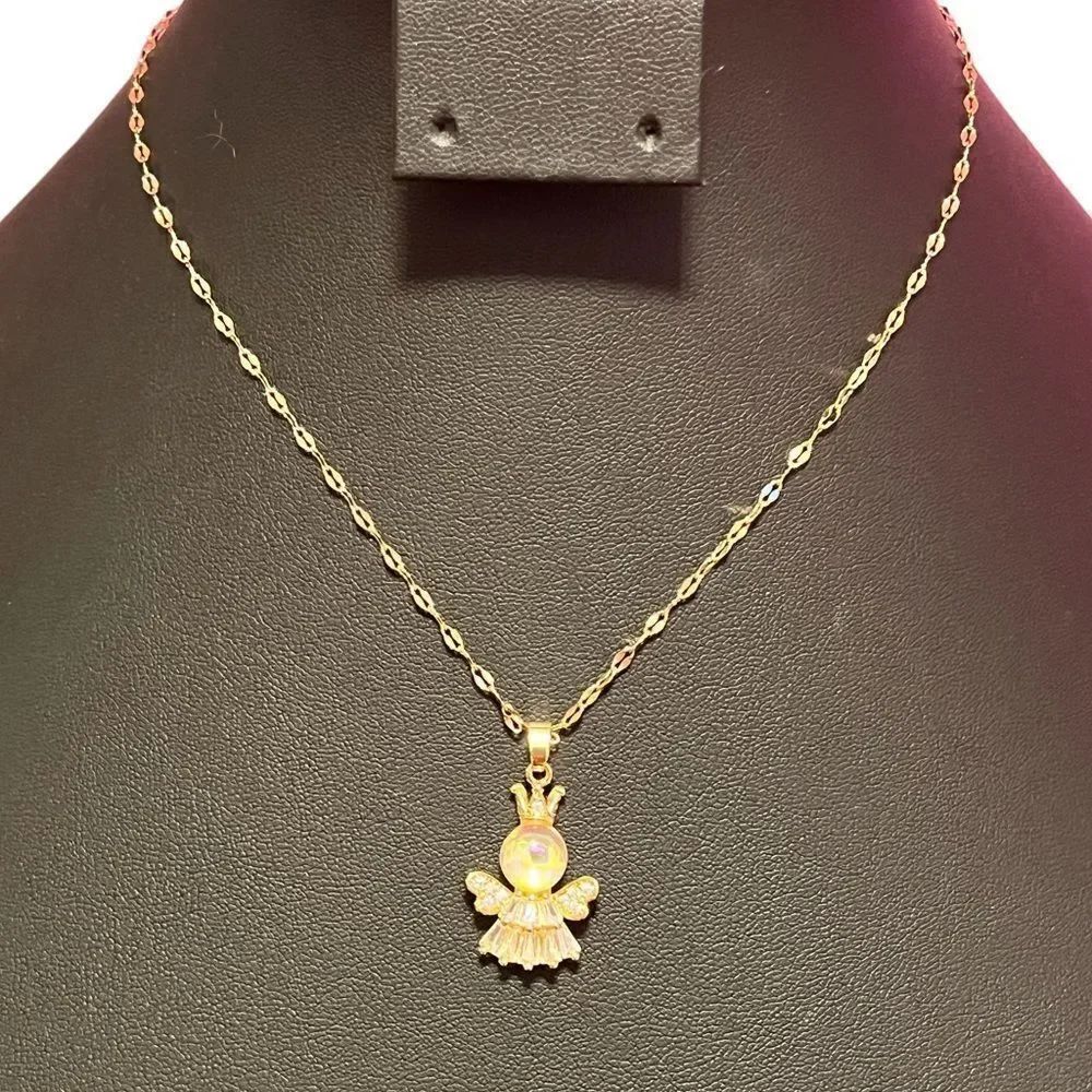 NWT Gold Tone Rhinestone Angel Pendant Necklace